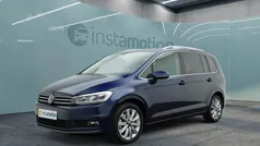 Blau Gebraucht 2024 VW Touran Highline Van / Kleinbus | 36.249 € (Fairer Preis)