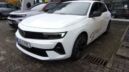 Używany Opel Astra Edition 114 kW (156 KM) 2025 Biały Sedan/Limuzyna