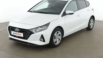 Gebraucht Hyundai i20 Select 84 PS (61 kW) 2022 Weiß Kleinwagen