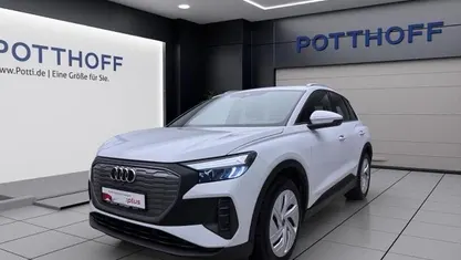 Gebraucht Audi Q4 e-tron Design 150 kW (204 PS) 2022 Weiss SUV