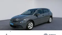 Grau Gebraucht 2022 VW Golf VIII Life Limousine | 21.940 € (Fairer Preis)