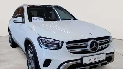Second-hand Mercedes GLC300e 194 CP (142 kW) 2022 Alb SUV