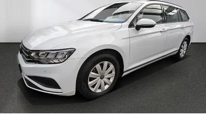 Gebraucht VW Passat Basis 150 PS (110 kW) 2024 Weiß Kombi