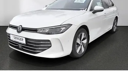 Gebraucht VW Passat Business 150 PS (110 kW) 2025 Oryxweiß perlmutteffekt Kombi