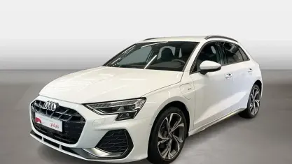 Gebraucht Audi A3 S-Line 204 PS (150 kW) 2025 Gletscherweiss Limousine