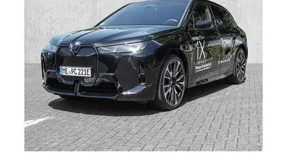 Gebraucht BMW iX M Sport 300 kW (408 PS) 2025 Schwarz SUV