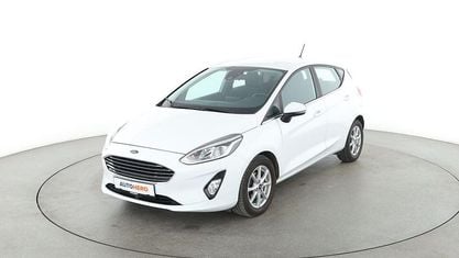 Używany Ford Fiesta Titanium 101 KM (74 kW) 2017 Biały Sedan/Limuzyna