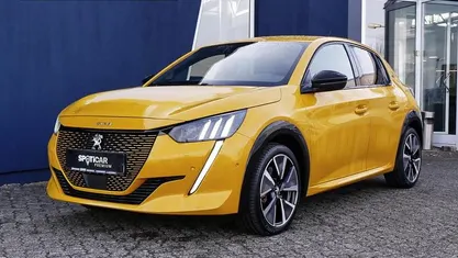 Gelb Gebraucht 2021 Peugeot e-208 GTi Kleinwagen | 15.431 € (Fairer Preis)