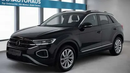 Second-hand VW T-Roc Style 150 CP (110 kW) 2024 Negru SUV