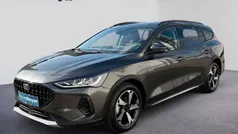 Grau Gebraucht 2024 Ford Focus Active X Limousine | 27.990 € (Fairer Preis)