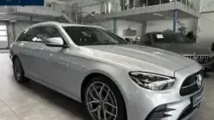 Gebraucht Mercedes E220 AMG 194 PS (142 kW) 2022 Silber Kombi