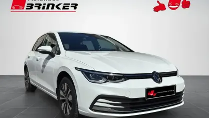 Gebraucht VW Golf VIII Move 131 PS (96 kW) 2023 Oryxweiß perlmutteffekt Limousine