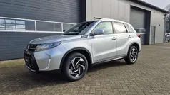 Silky silver metallic Neu 2025 Suzuki Vitara Comfort+ SUV | 24.490 € (Fairer Preis)