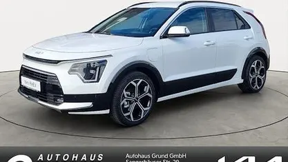 Schneeweiß Gebraucht 2024 Kia Niro Spirit SUV | 30.980 € (Superpreis)