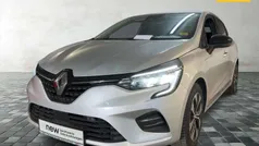 Grau Gebraucht 2024 Renault Clio V SE Limousine | 14.999 € (Fairer Preis)