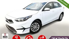 Weiss Neu 2025 Kia Ceed Comfort Limousine | 21.169 € (Guter Preis)