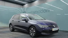Blau Gebraucht 2024 VW Golf VIII Move Limousine | 28.100 € (Fairer Preis)