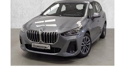 Używany BMW 220 M Sport 163 KM (119 kW) 2025 Szary Minivan