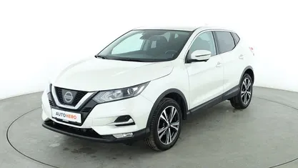 Weiß Gebraucht 2018 Nissan Qashqai N-Connecta SUV | 15.270 € (Fairer Preis)