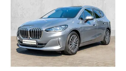 Gebraucht BMW 220 Active Tourer Luxury Line 156 PS (114 kW) 2022 Grau Van / Kleinbus