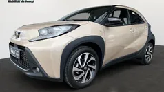Beige Gebraucht 2025 Toyota Aygo X SUV | 17.940 € (Fairer Preis)