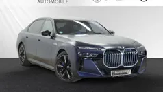 BMW M760e