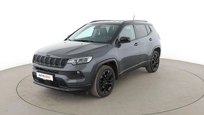 Usado Jeep Compass Night Eagle 129 HP (94 kW) 2024 Cinzento SUV