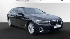 Sophistograu brillanteffekt Gebraucht 2022 BMW 530 Luxury Line Kombi | 29.445 € (Superpreis)
