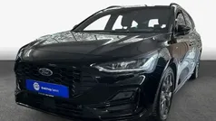 Agate black metallic Gebraucht 2024 Ford Focus ST-Line Kombi | 25.950 € (Guter Preis)