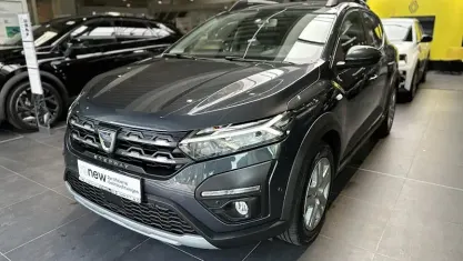 Gebraucht Dacia Sandero Expression 122 PS (89 kW) 2021 Grau Limousine