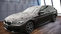 Grau Gebraucht 2022 BMW 530e Sport Line Kombi | 34.980 € (Fairer Preis)