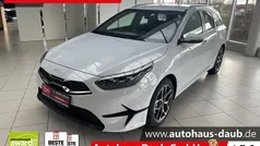 (wd) cararraweiss Gebraucht 2025 Kia Ceed Sportswagon Spirit Kombi | 27.970 € (Fairer Preis)