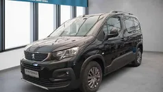 Schwarz Gebraucht 2023 Peugeot Rifter Allure Van / Kleinbus | 19.540 € (Fairer Preis)