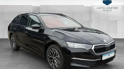 Schwarz Gebraucht 2025 Skoda Octavia Tour Kombi | 34.310 € (Fairer Preis)