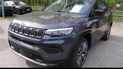 Graphite grey metallic) (grau Neu 2025 Jeep Compass Summit SUV | 38.990 € (Fairer Preis)