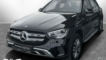 Gebraucht Mercedes GLC220 194 PS (142 kW) 2022 Unilack schwarz SUV