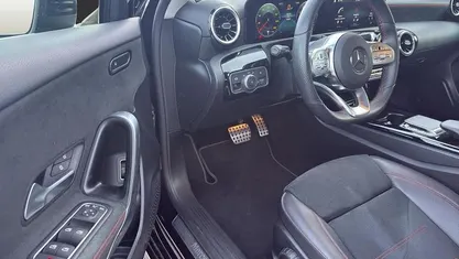 Gebraucht 2022 Mercedes A250 AMG line Limousine | 32.980 € (Fairer Preis)