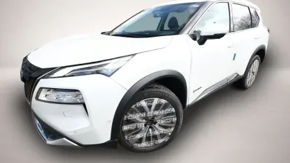 Neu Nissan X-Trail Tekna+ 213 PS (156 kW) 2025 Weiß SUV