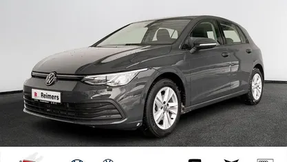 Gebraucht VW Golf VIII Life 131 PS (96 kW) 2023 Grau Limousine