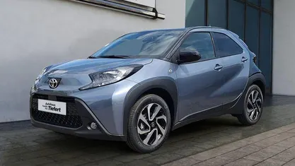 Grau Gebraucht 2025 Toyota Aygo X SUV | 17.980 € (Fairer Preis)