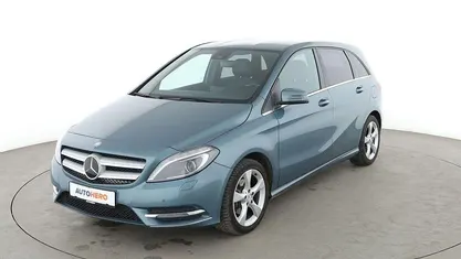 Blau Gebraucht 2015 Mercedes B200 Van / Kleinbus | 15.870 € (Fairer Preis)