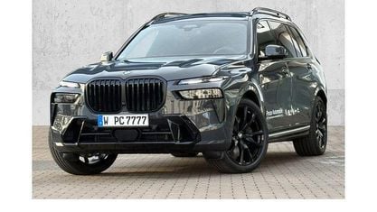 Używany BMW X7 M Sport 340 KM (250 kW) 2026 Szary SUV