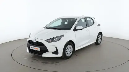 Gebraucht Toyota Yaris Hybrid Comfort 2022 Weiß Kleinwagen