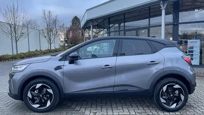 Neu Renault Captur 91 PS (66 kW) 2025 Stahlgrau mit dach in black pearlschwarz (grau) SUV