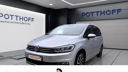 Silber Gebraucht 2018 VW Touran Join Van / Kleinbus | 18.997 € (Fairer Preis)