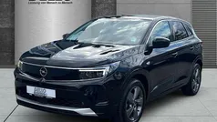 Lackierung schwarz perla nera/ Gebraucht 2023 Opel Grandland X Elegance SUV | 25.990 € (Fairer Preis)