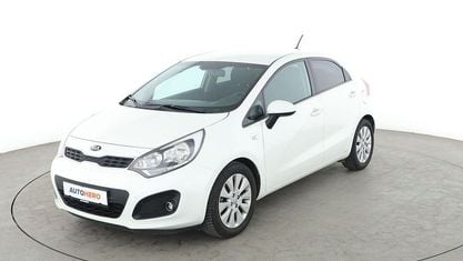 Gebraucht Kia Rio FIFA World Cup Edition 86 PS (63 kW) 2015 Weiß Limousine