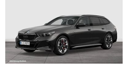 Gebraucht BMW 550e M Sport 313 PS (230 kW) 2025 Sophistograu brillanteffekt Kombi