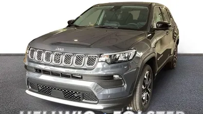 Grau Gebraucht 2025 Jeep Compass Altitude SUV | 32.980 € (Fairer Preis)