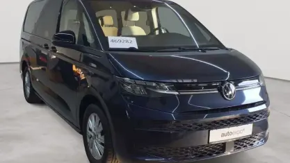 Gebraucht VW Multivan Life 149 PS (109 kW) 2022 Starlight blue metallic Van / Kleinbus